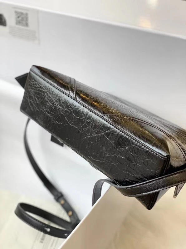 Givenchy Bag — 082a7145