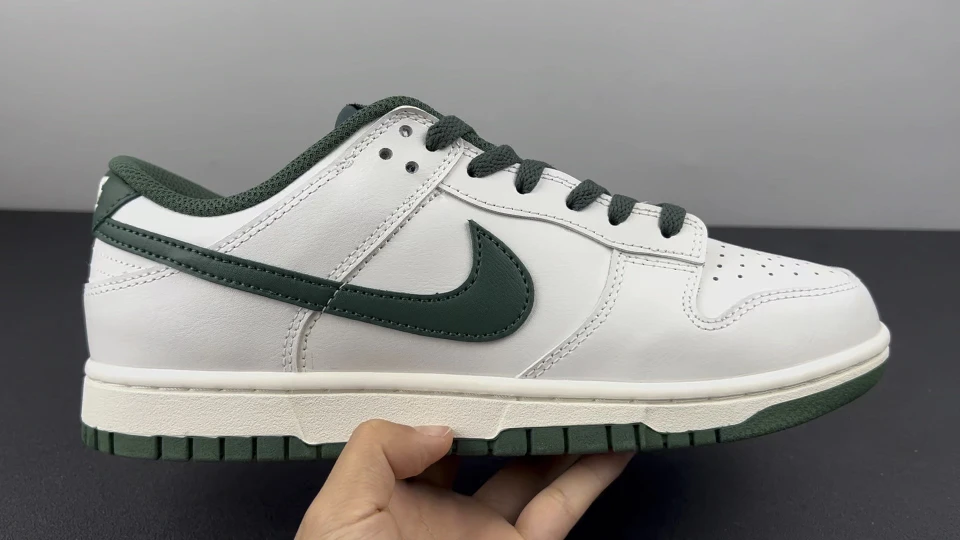 Nike Shoes — bf0d6af5