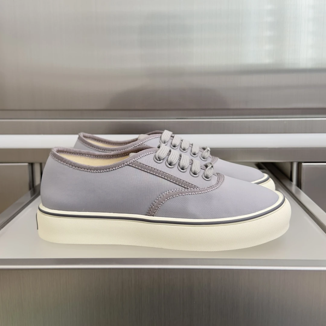 Dior Sneakers — b0cba4bb