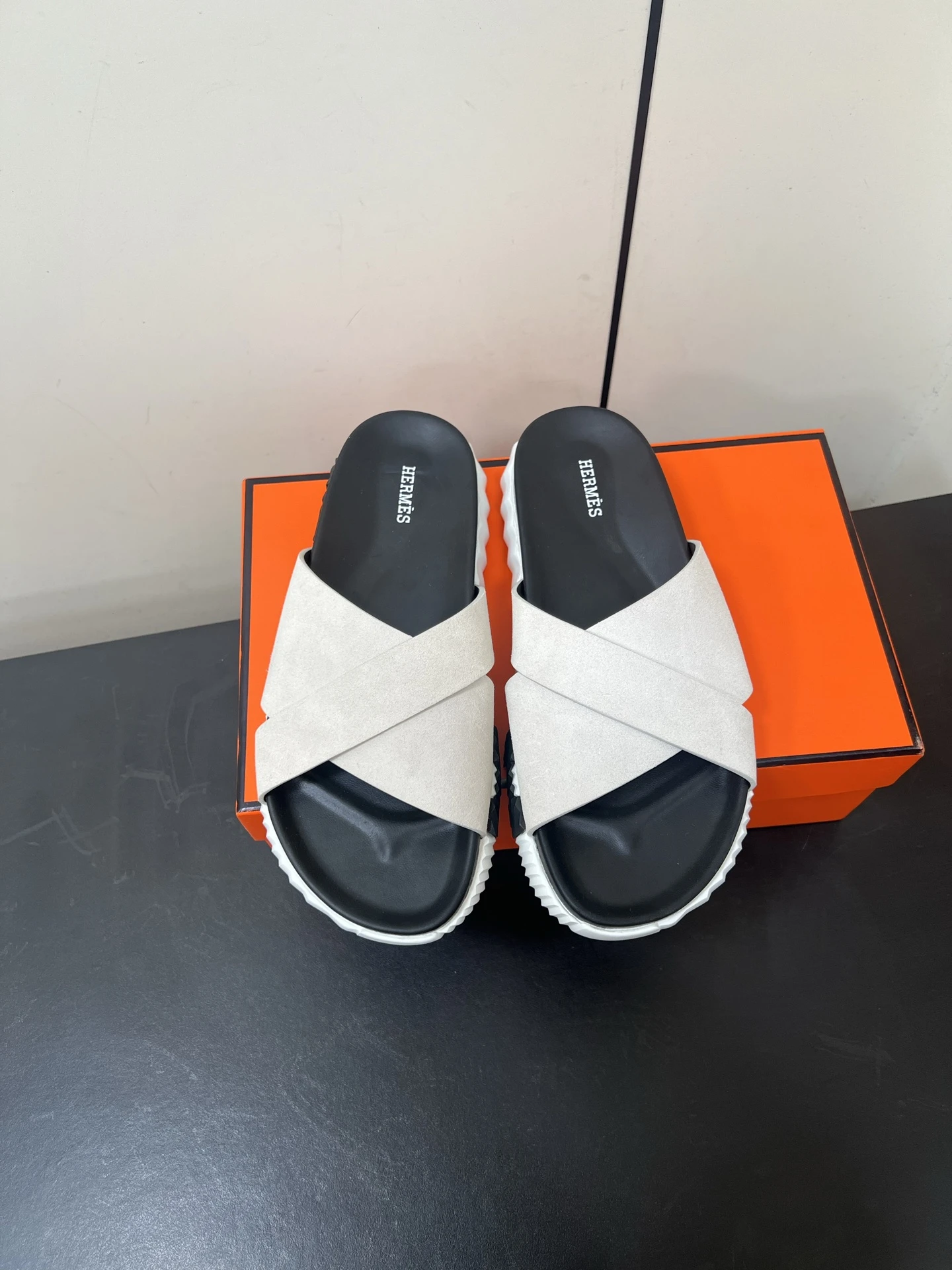 Hermès Slippers — f95ff730