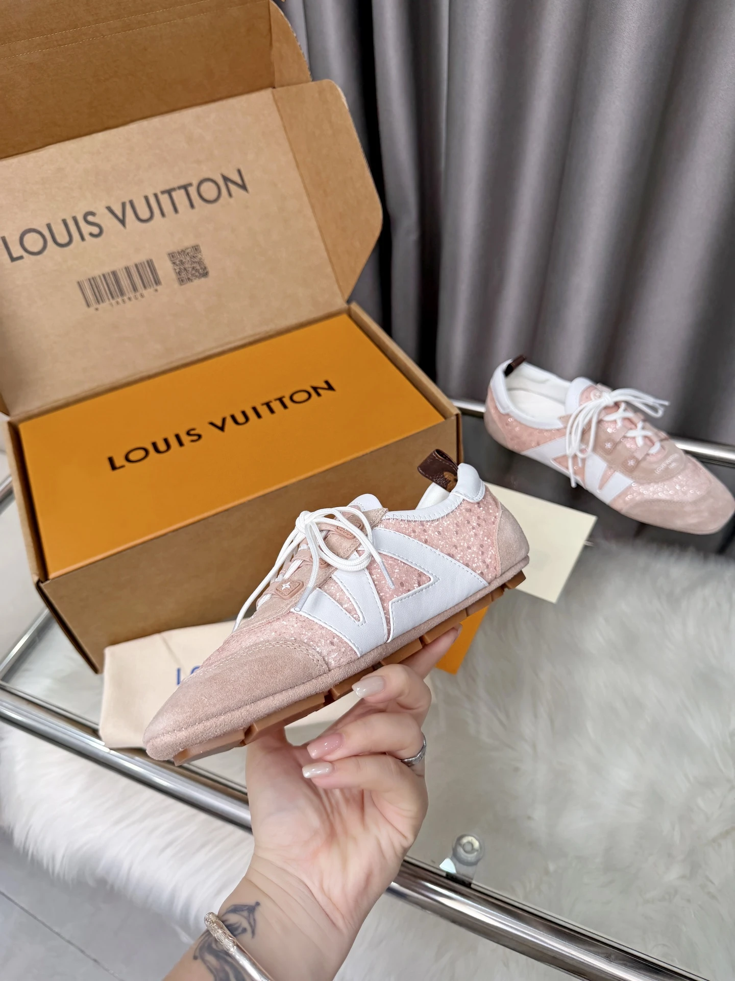 Louis Vuitton Sneakers — ffc90d5d
