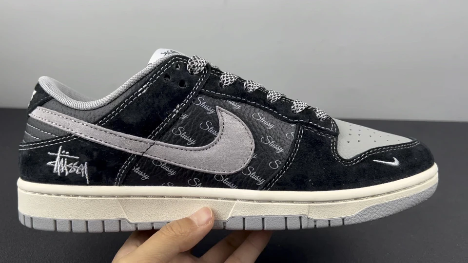 Nike Shoes — 63992e9a
