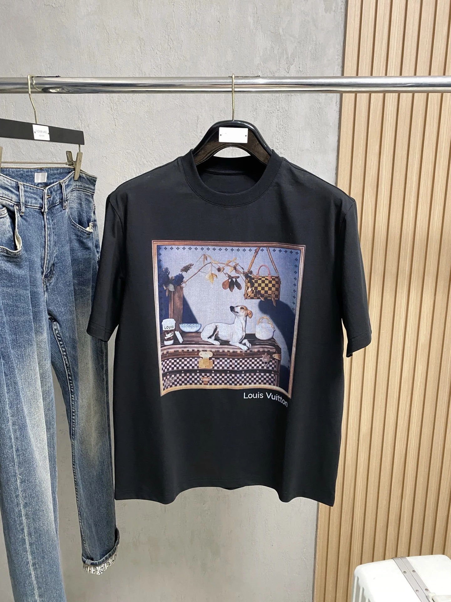 Louis Vuitton T-Shirt — 4a9b2609