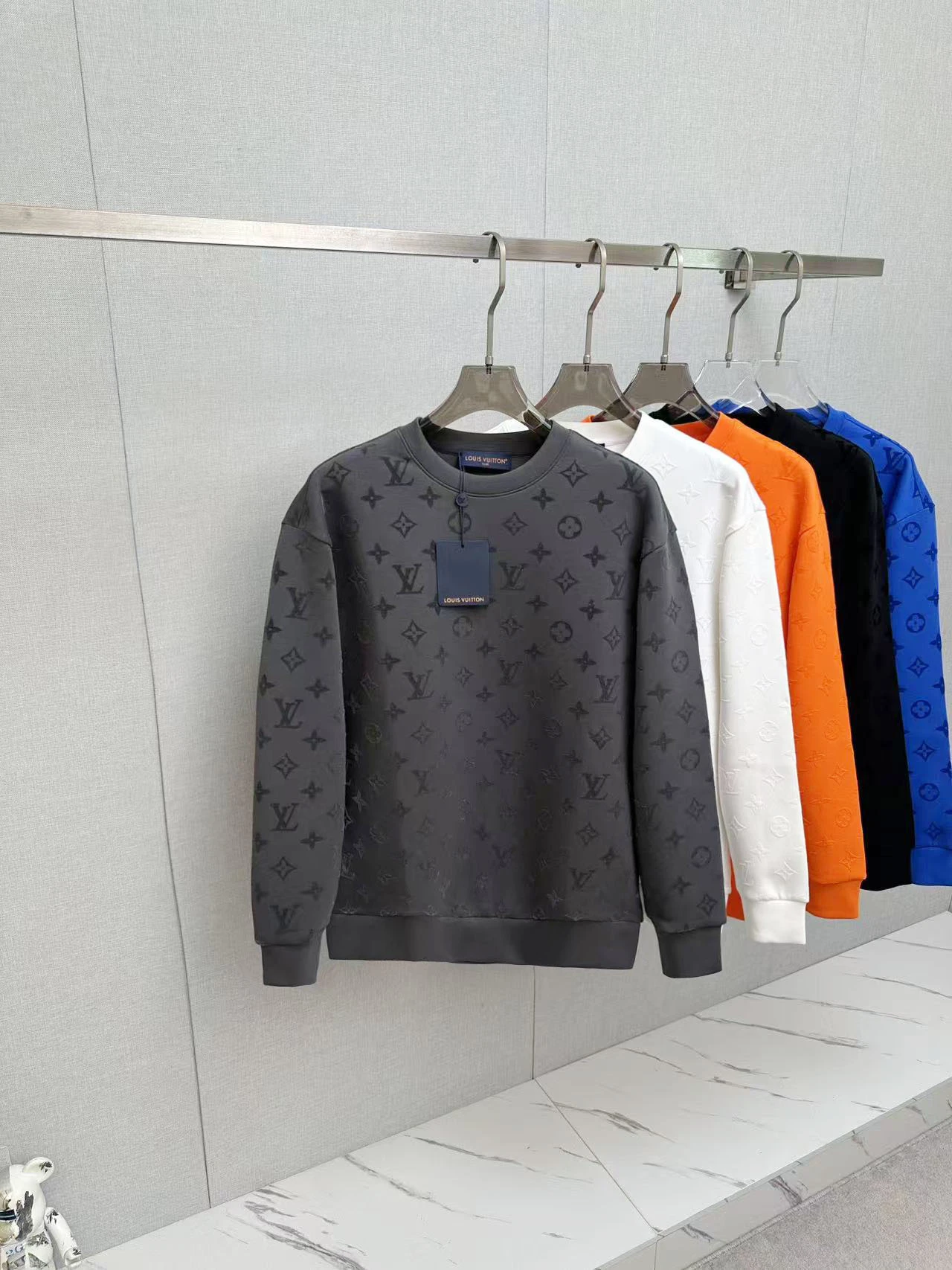 Louis Vuitton Sweatshirts — ebbc5326