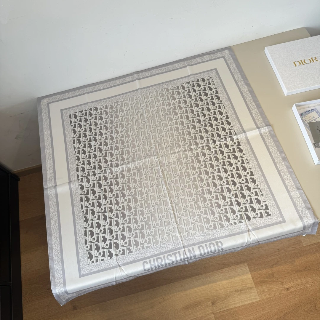 Dior Scarves — 3ff9b00d