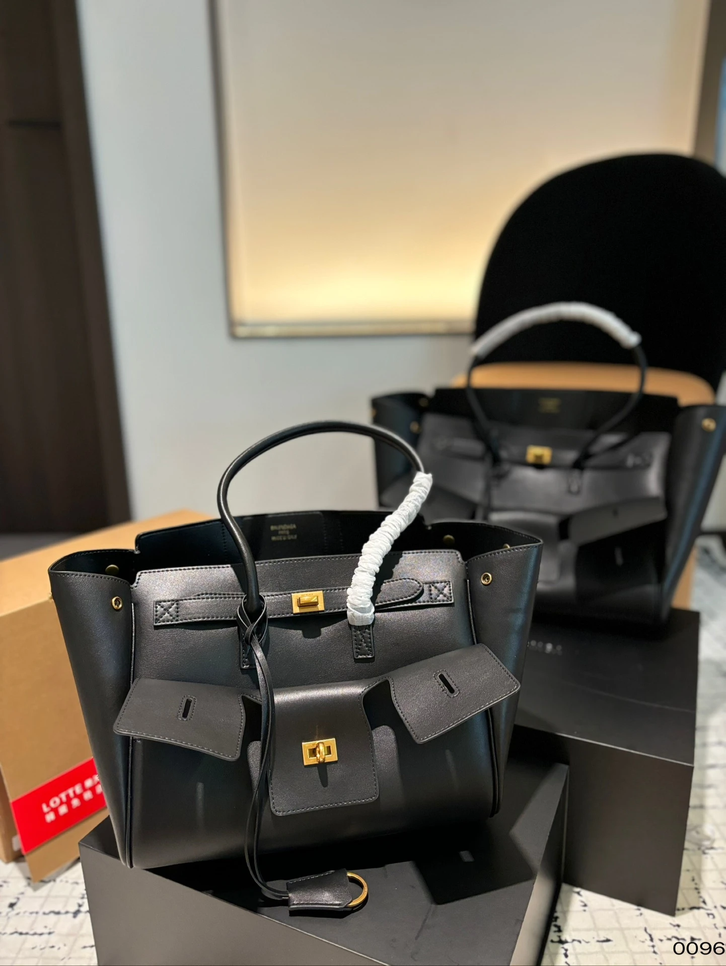 Balenciaga Bag — 210a3fcc