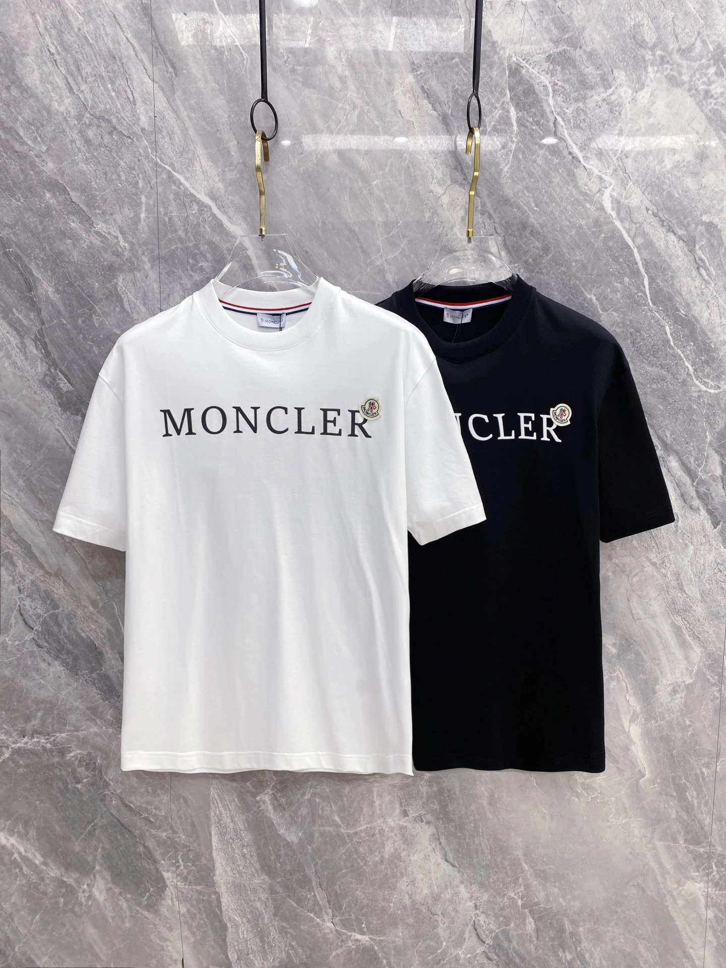 Moncler T-Shirt — cdceae10