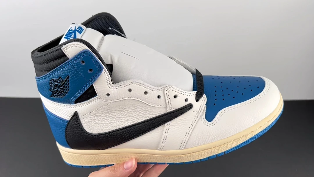 Nike Shoes — 64a1fbcb