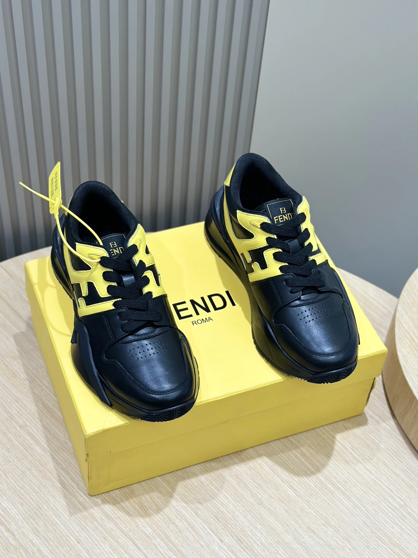 Fendi Sneakers — f175f825