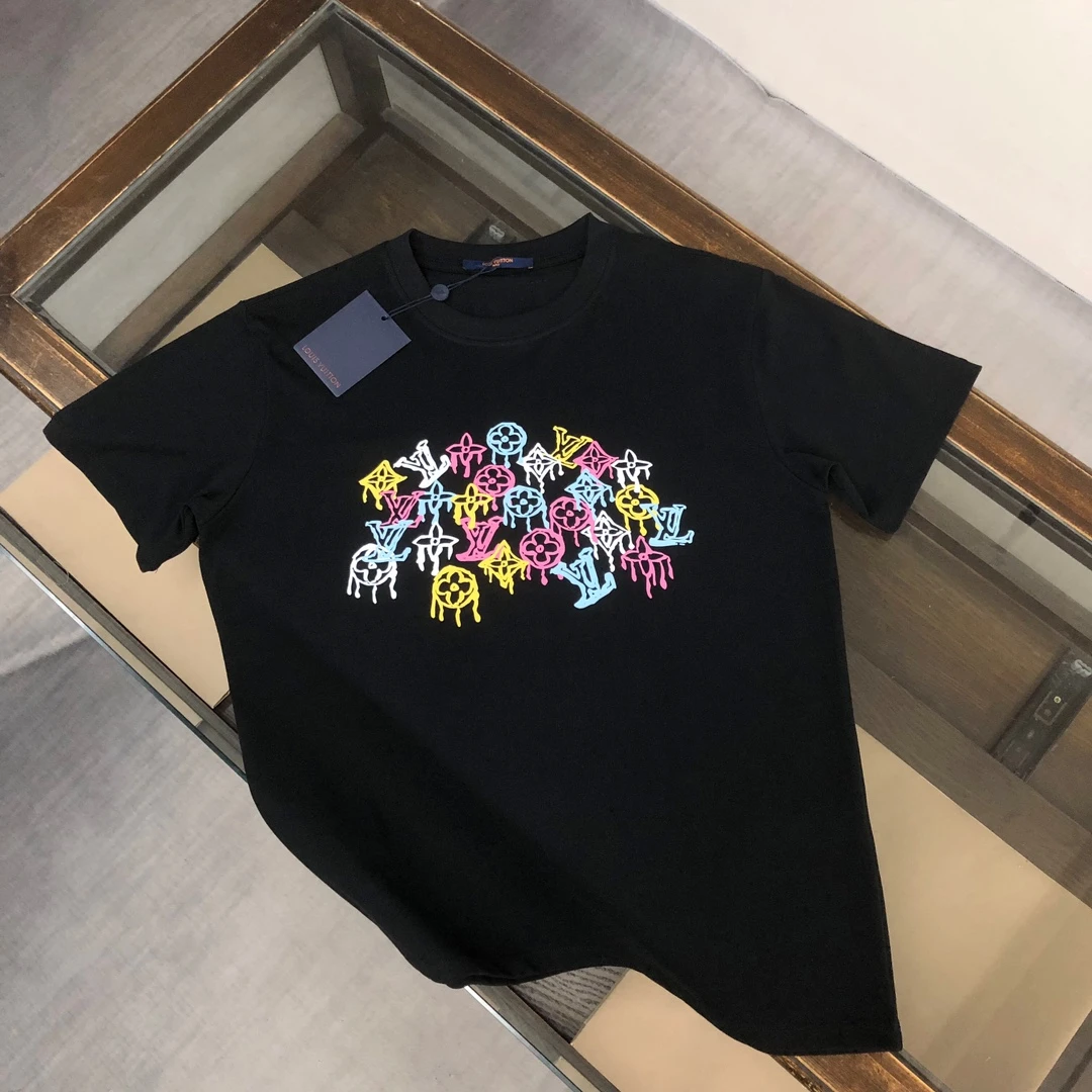 Louis Vuitton T-Shirt — d8e1cd2d