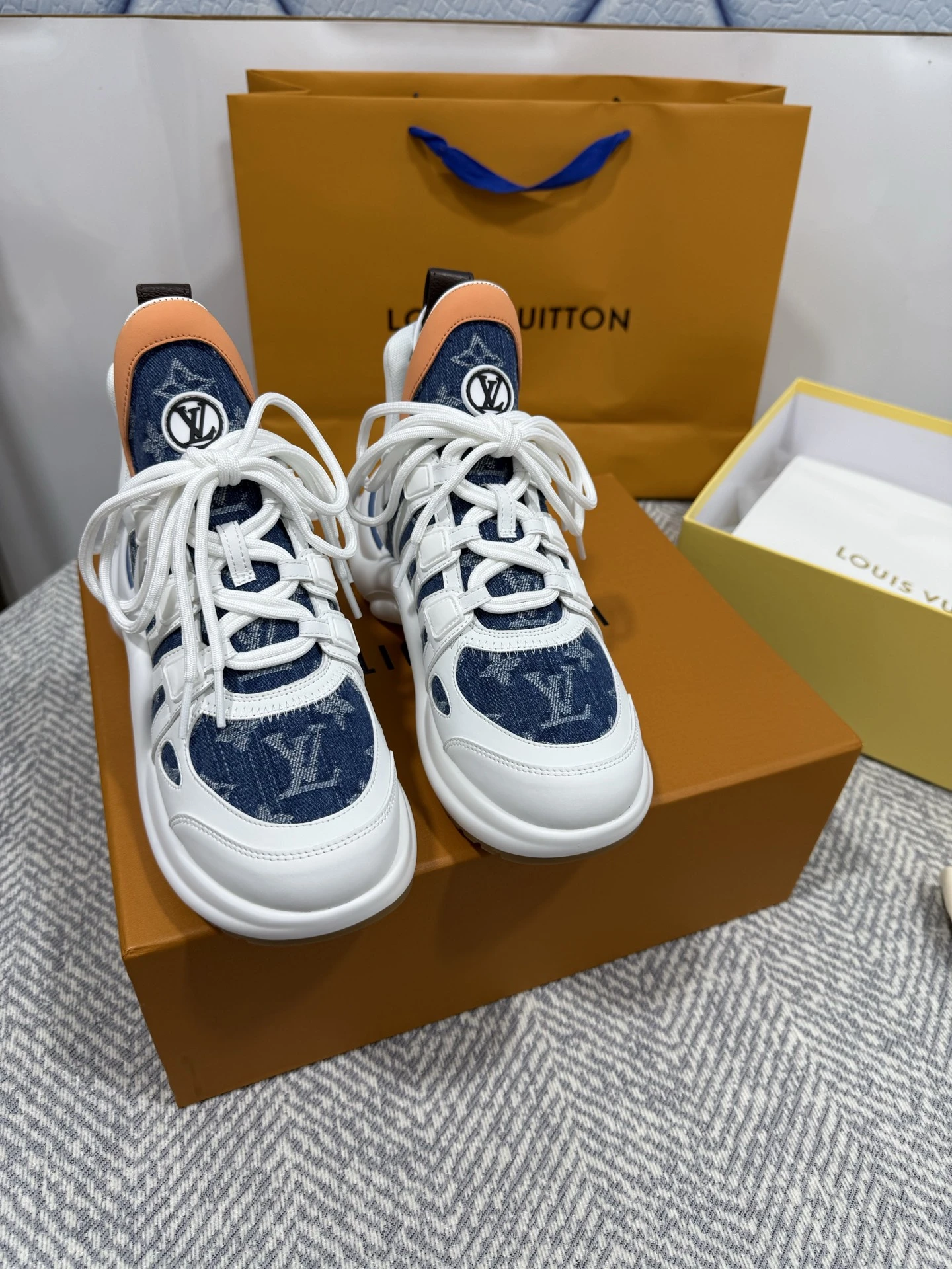 Louis Vuitton Shoes — b0872361