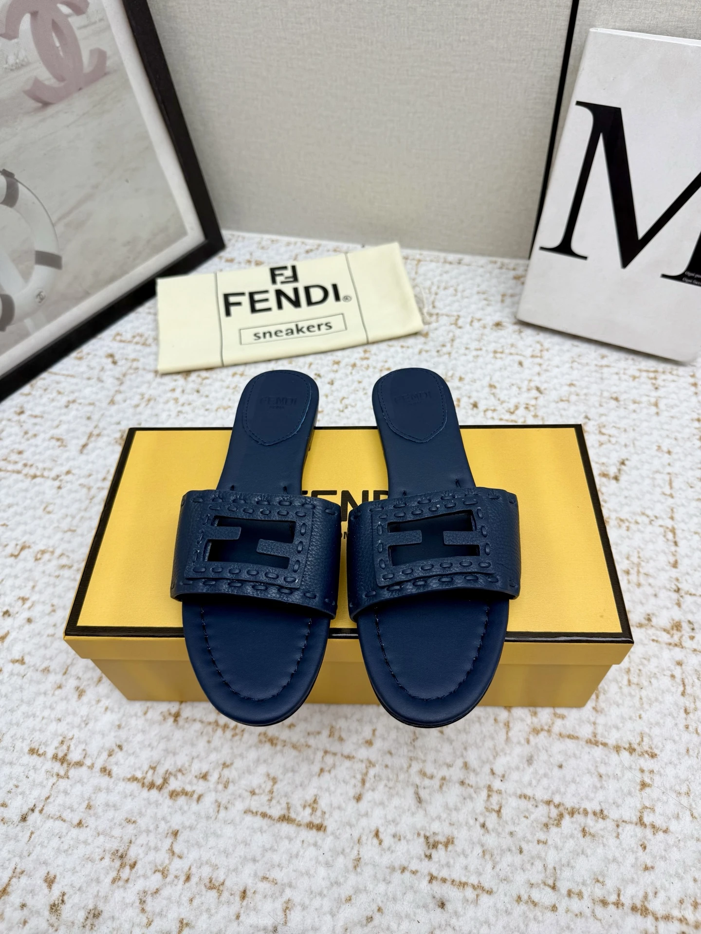 Fendi Slippers — ad760a7c