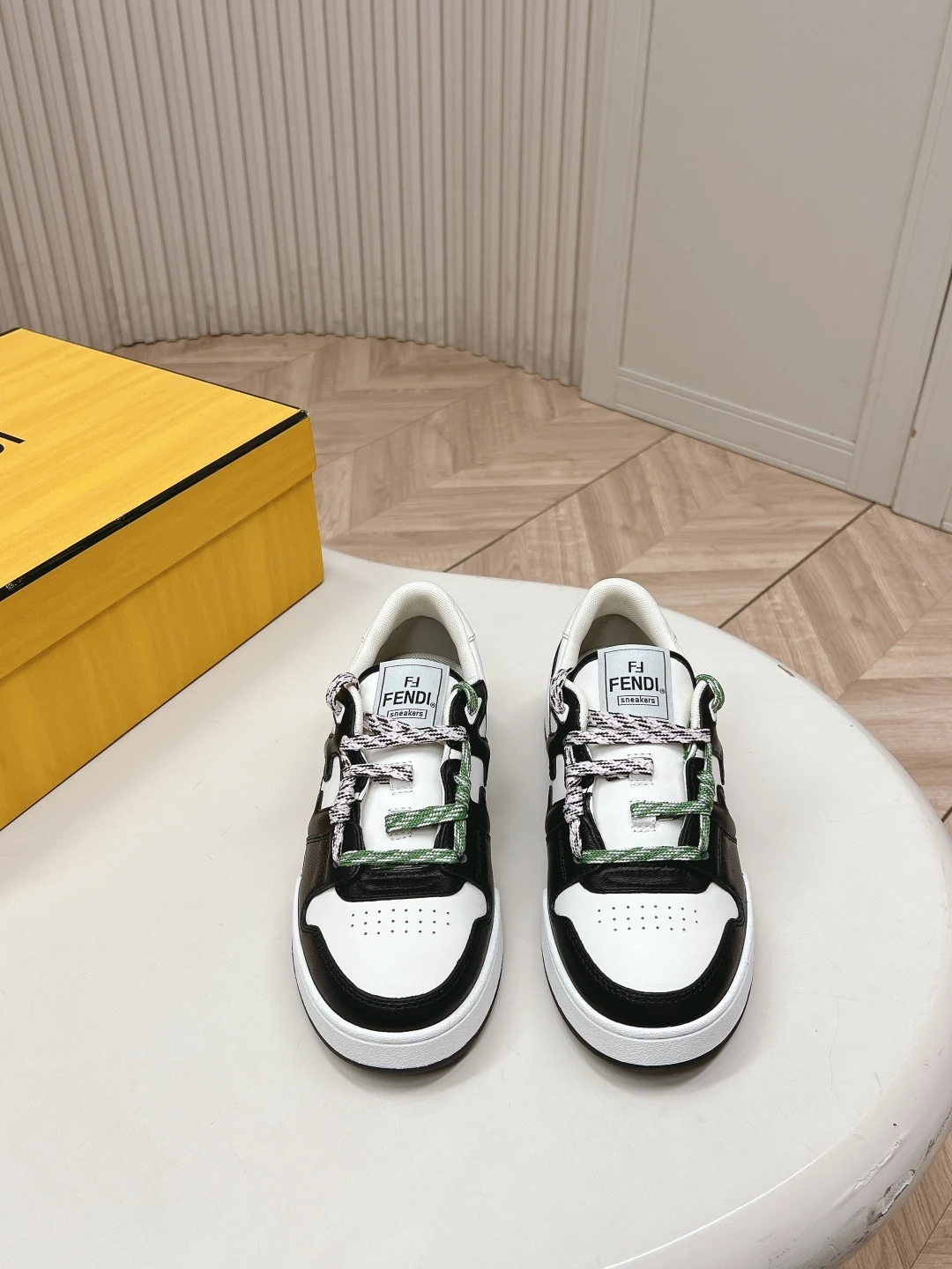 Fendi Sneakers — 93390c02
