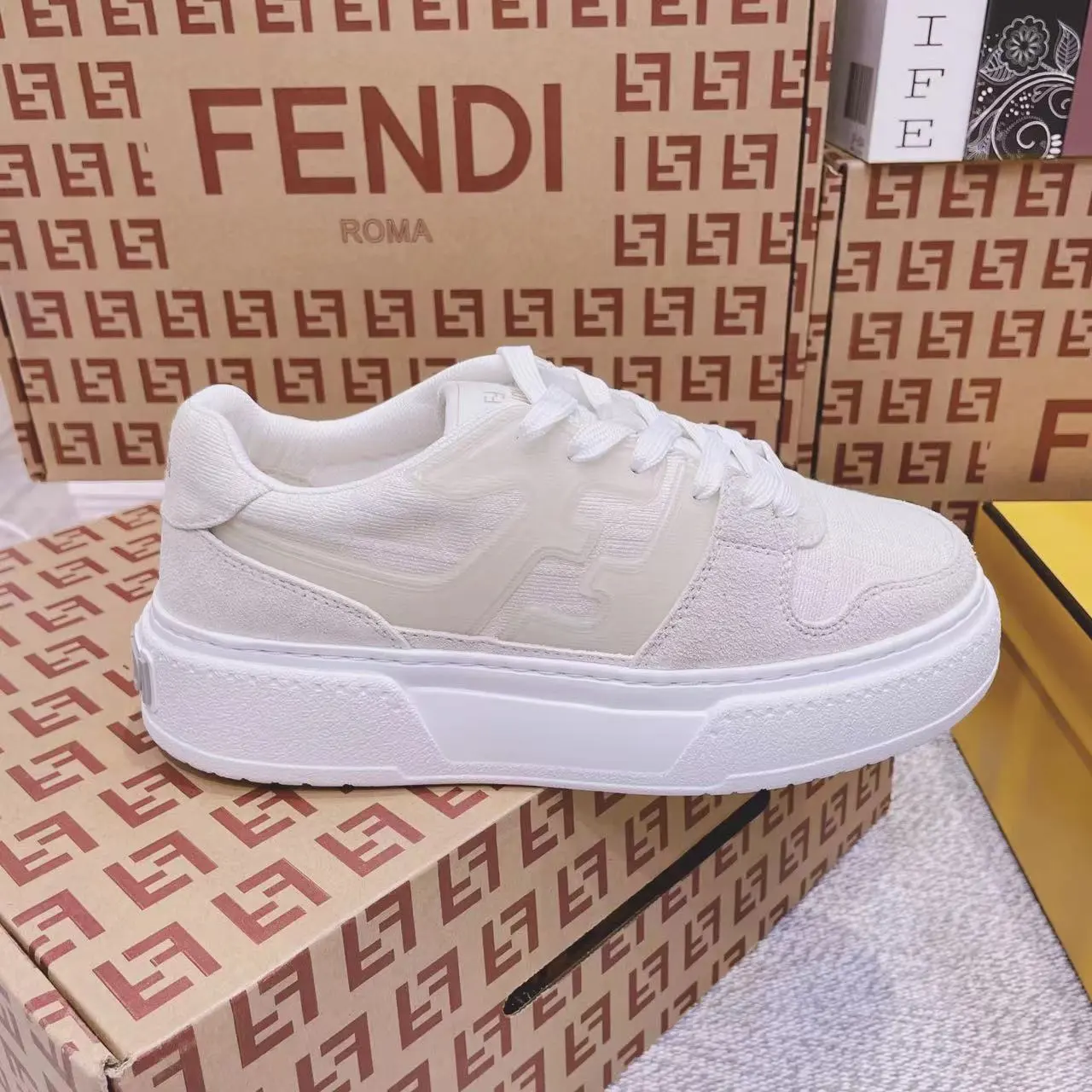 Fendi Sneakers — 0450f05e