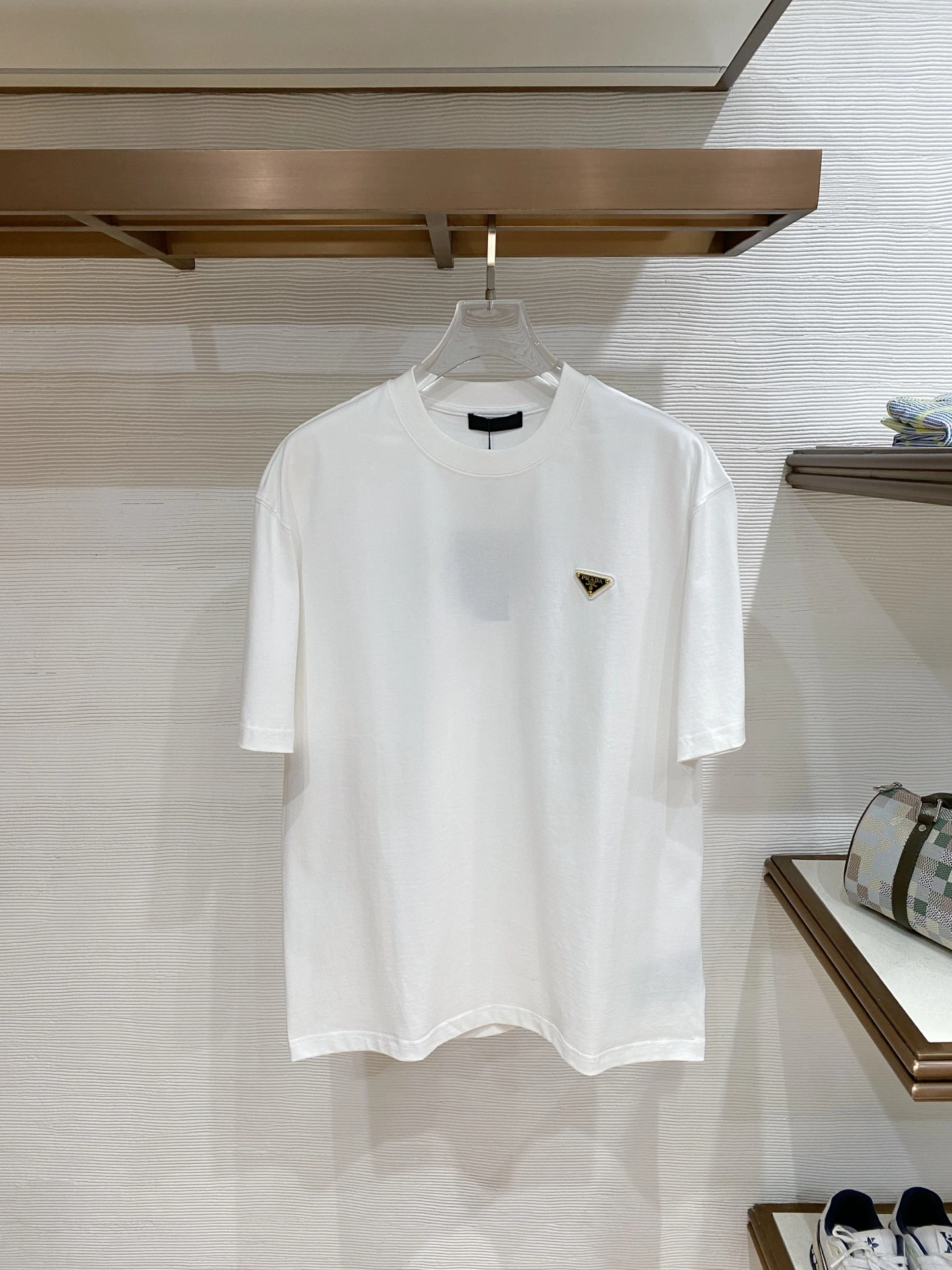 Prada T-Shirt — 429d7510