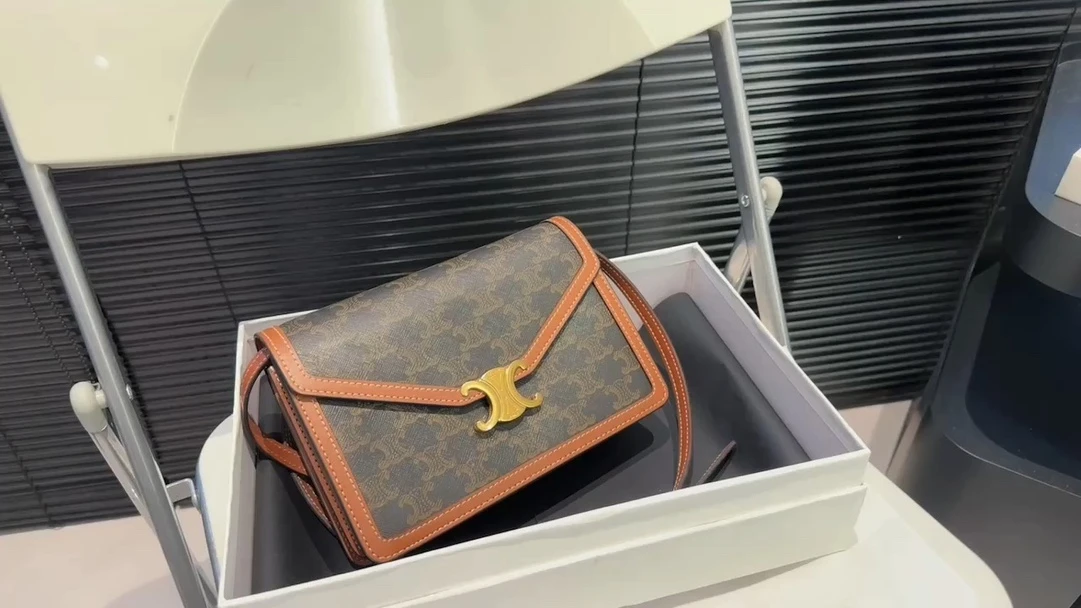 Travel Bags — 0d4ce696