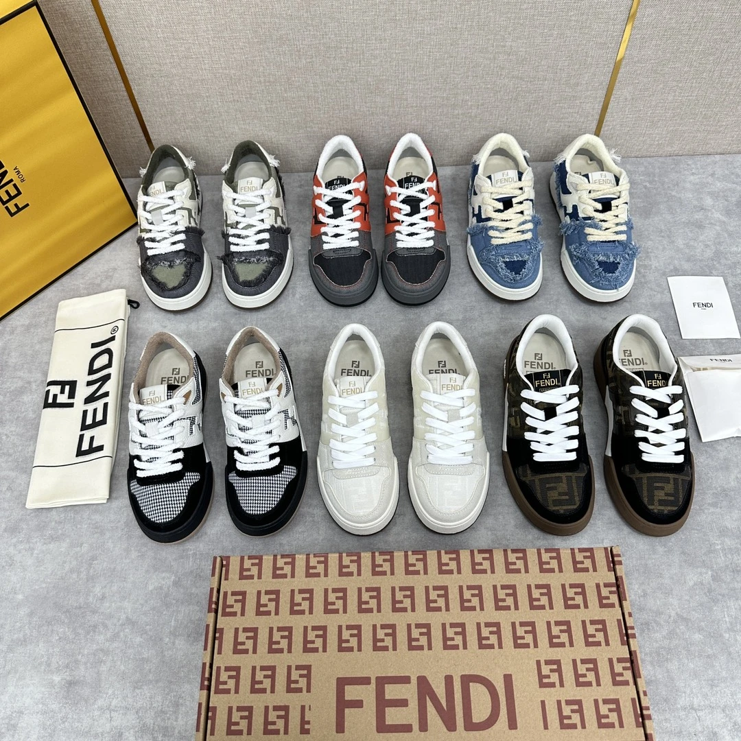 Fendi Sneakers — b0913820