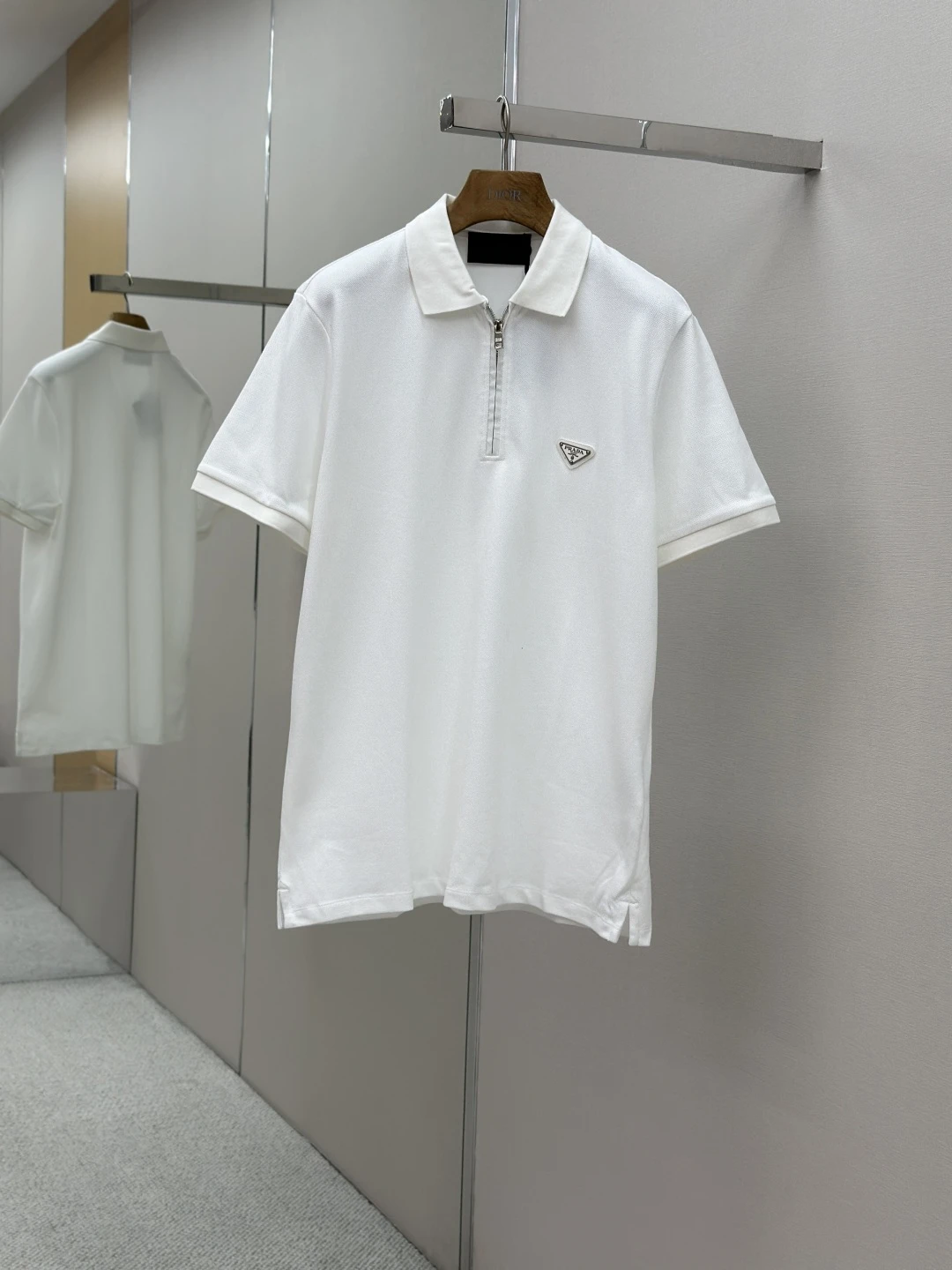 Prada T-Shirt — 5189f730