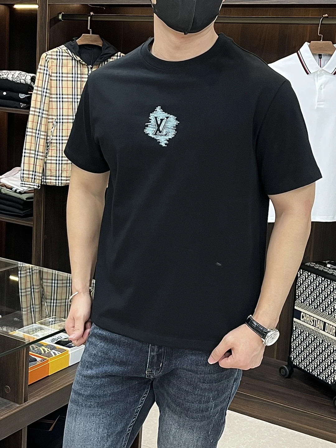 Louis Vuitton T-Shirt — cf98e03a