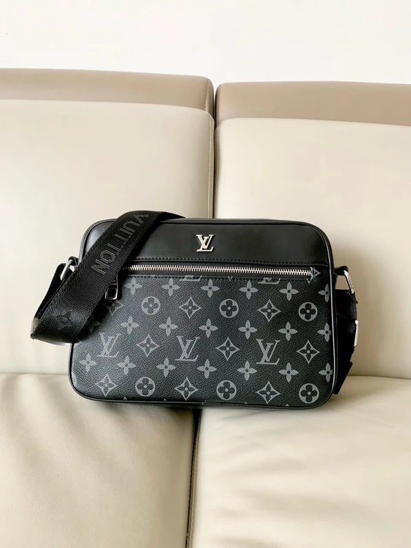 Louis Vuitton Bag — 92b81a9d