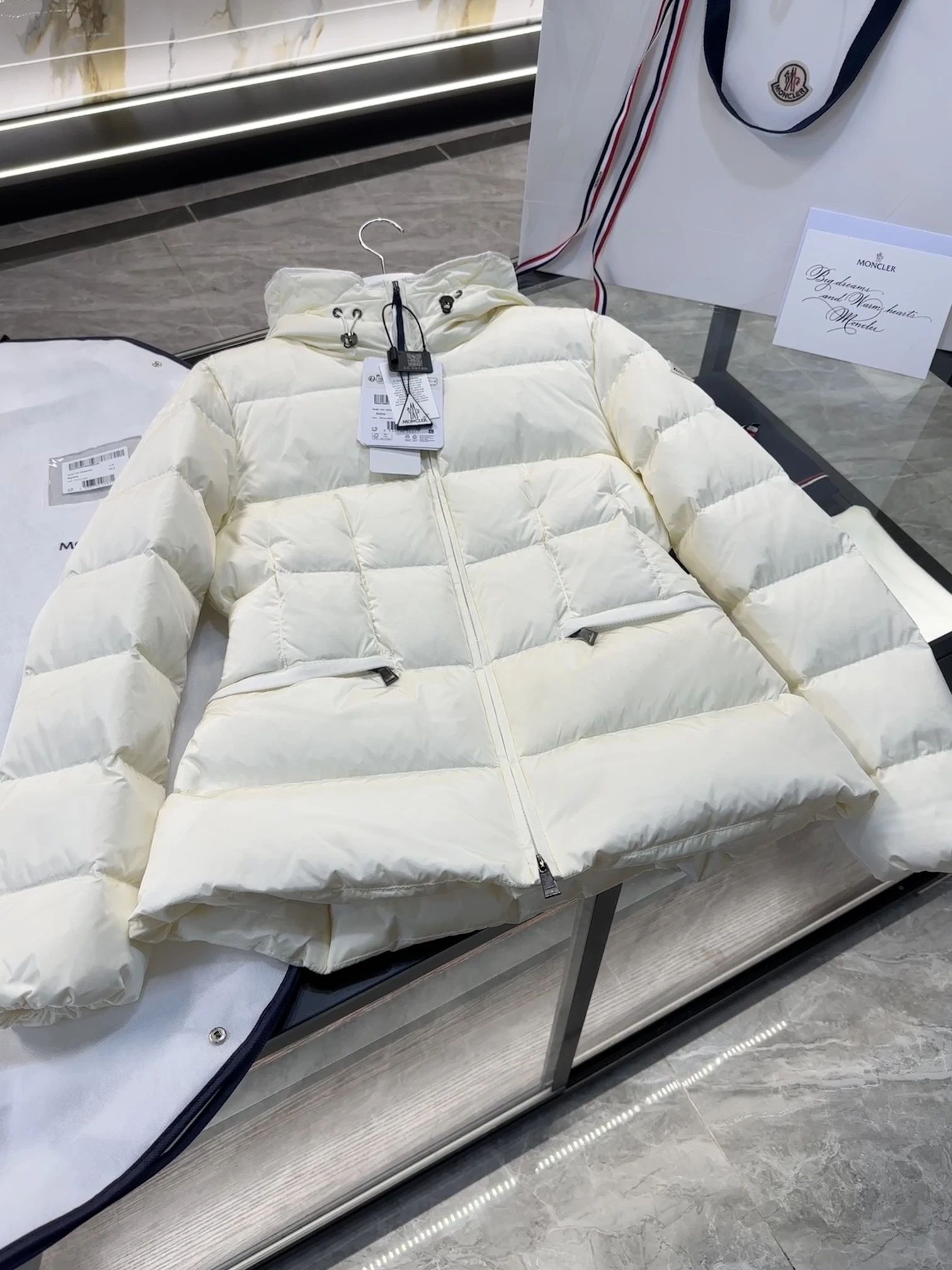 Moncler Down Jackets — 5e65131d