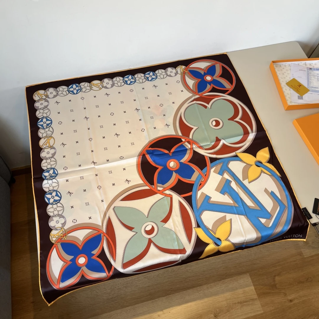 Louis Vuitton Scarves — da37679e