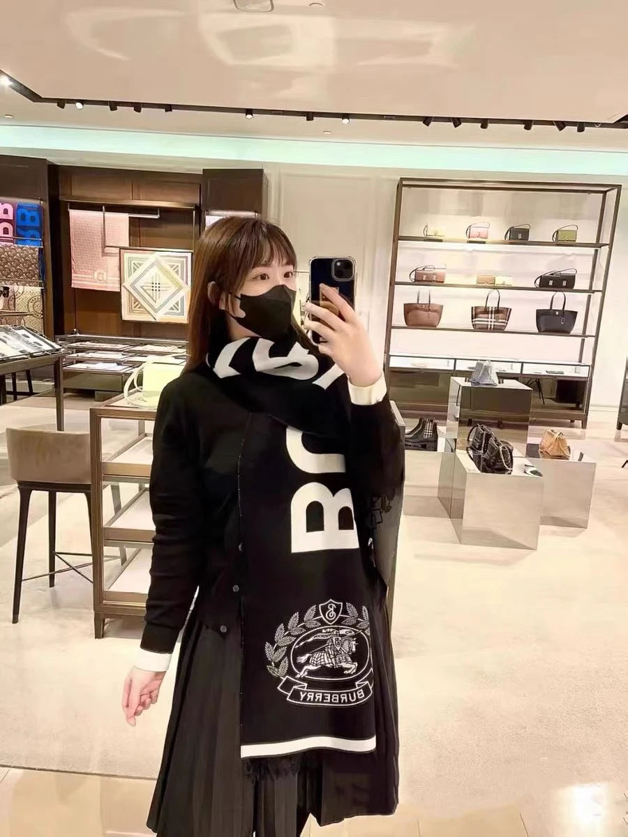 Burberry Scarves — 02a638f6