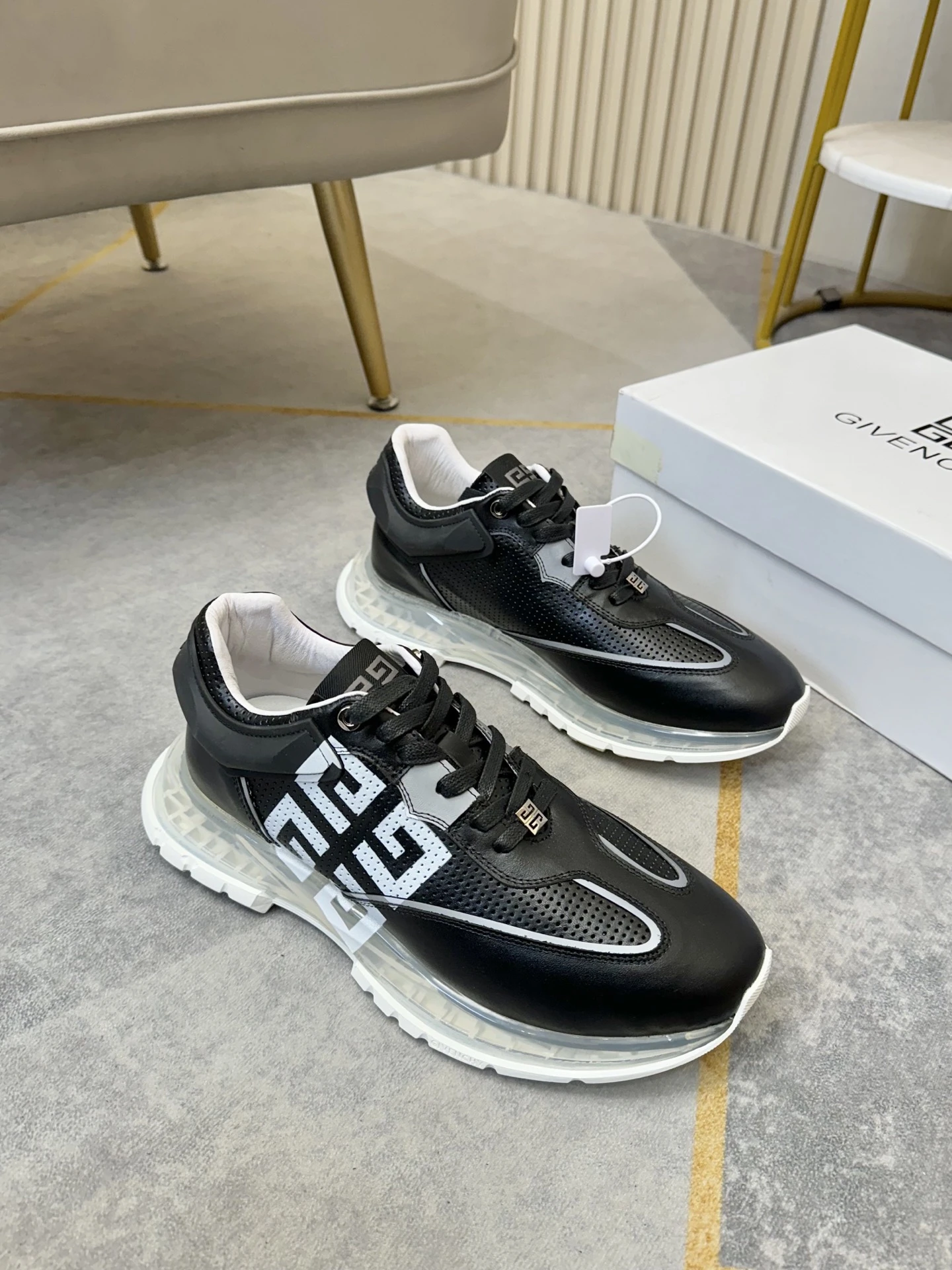 Givenchy Sneakers — e0834164