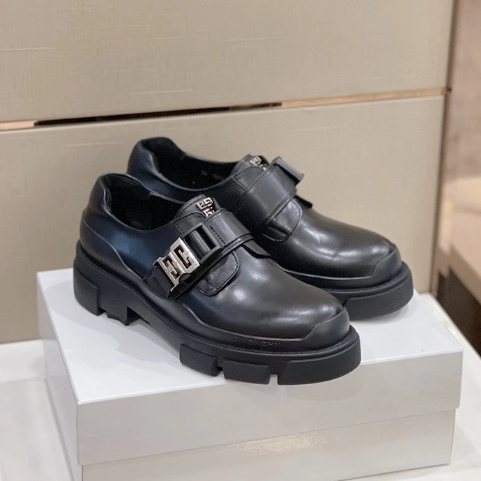 Givenchy Shoes — e42c4aff