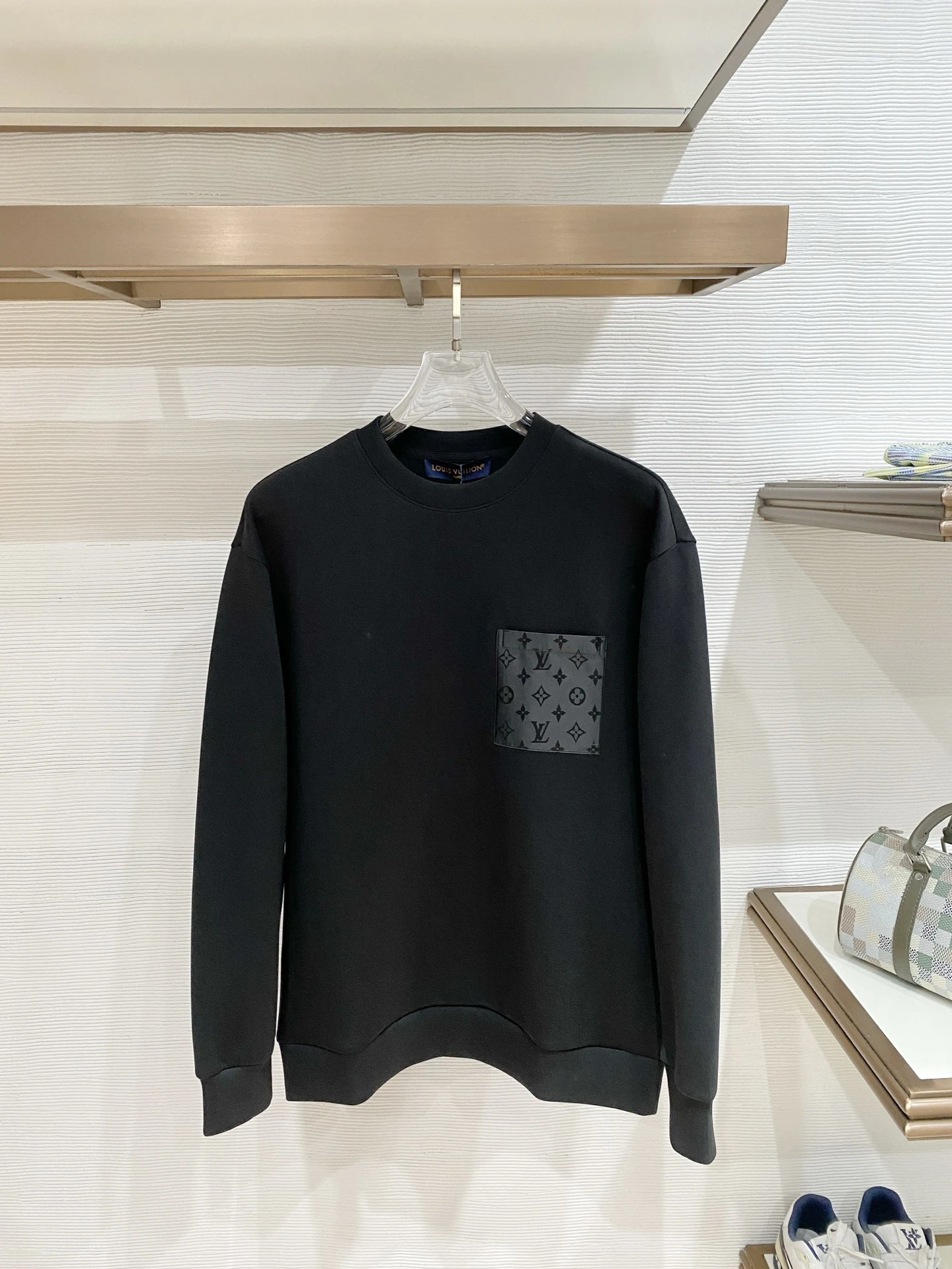 Louis Vuitton Sweatshirts — b40ee469