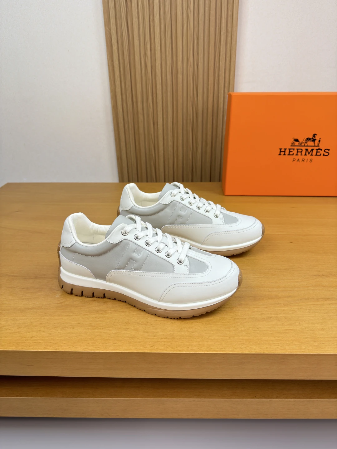 Hermès Sneakers — c2bb6ebb