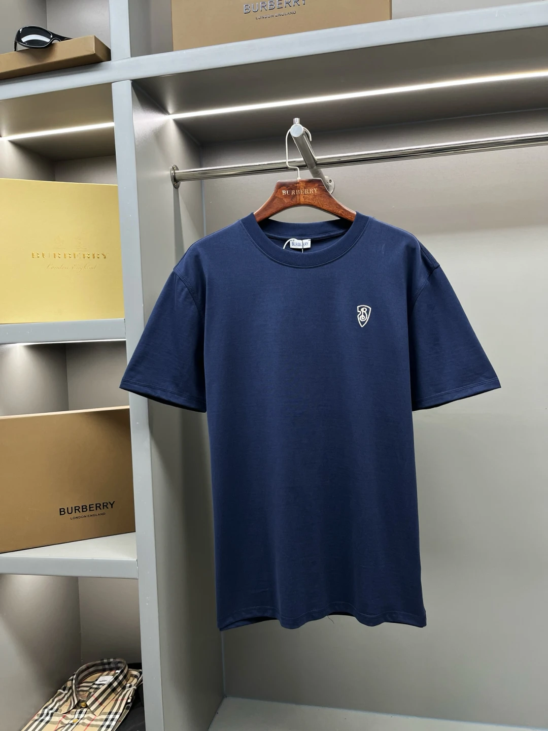 Burberry T-Shirt — a60fe1a5
