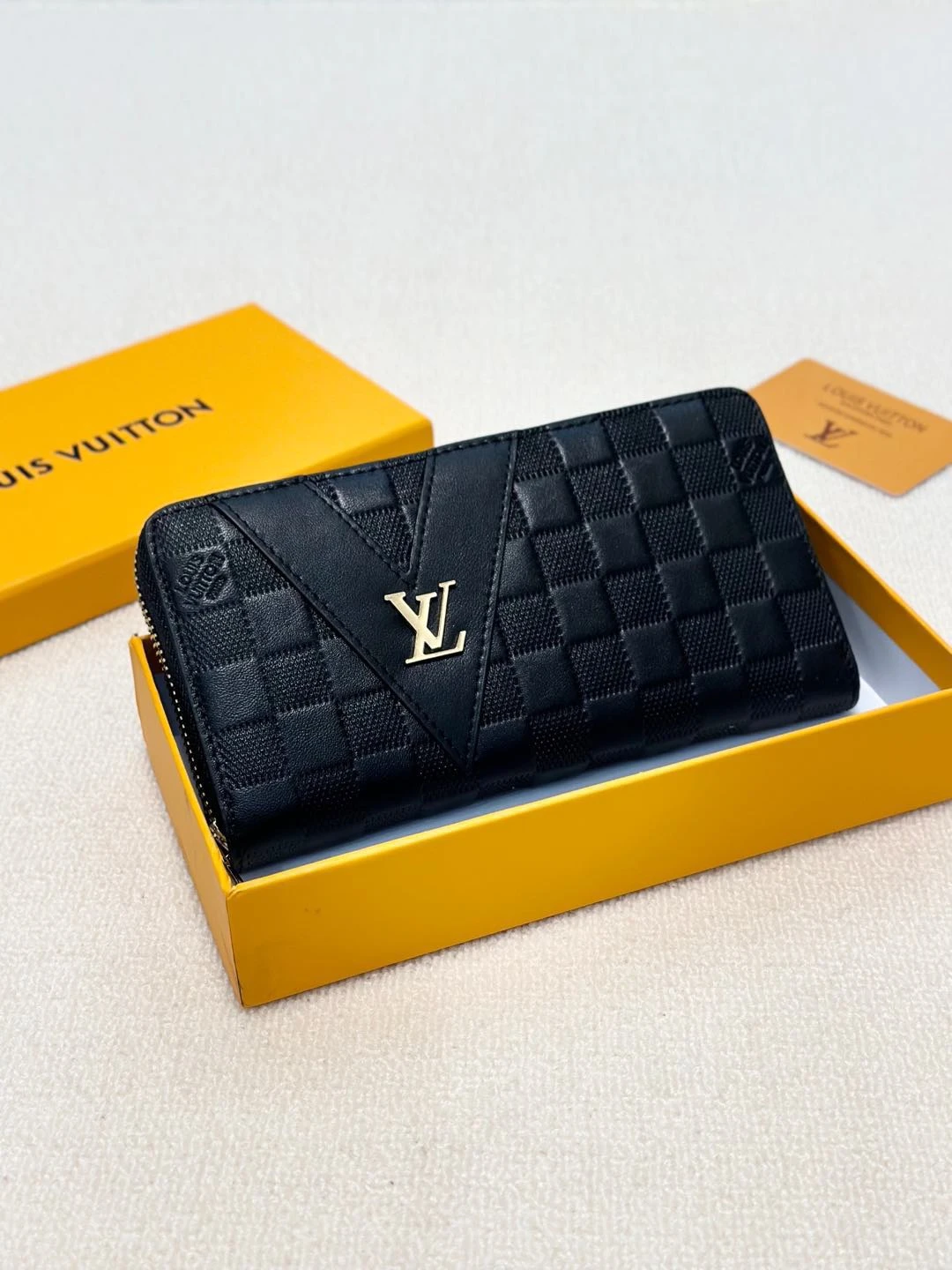 Louis Vuitton Bag — aaf44a95