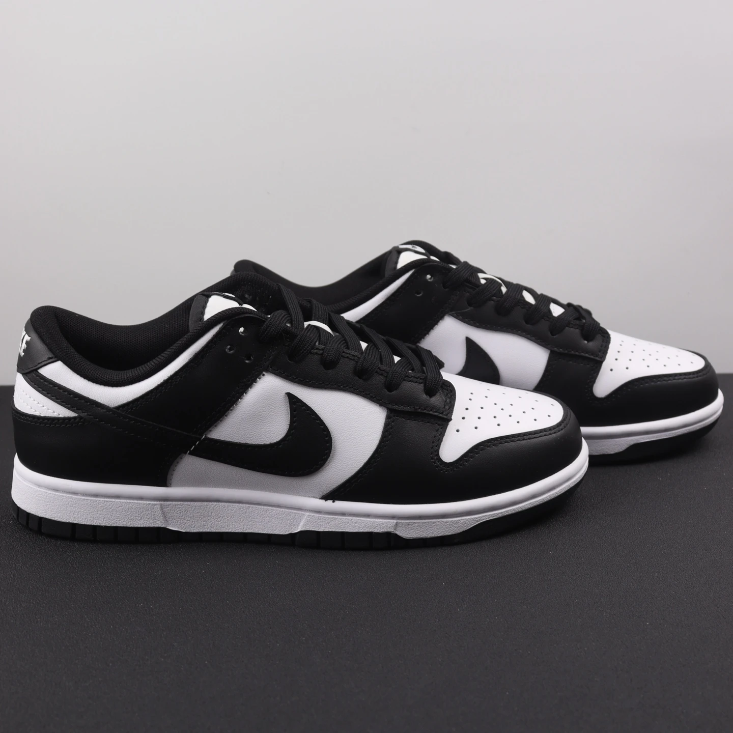 Nike Shoes — efff9030
