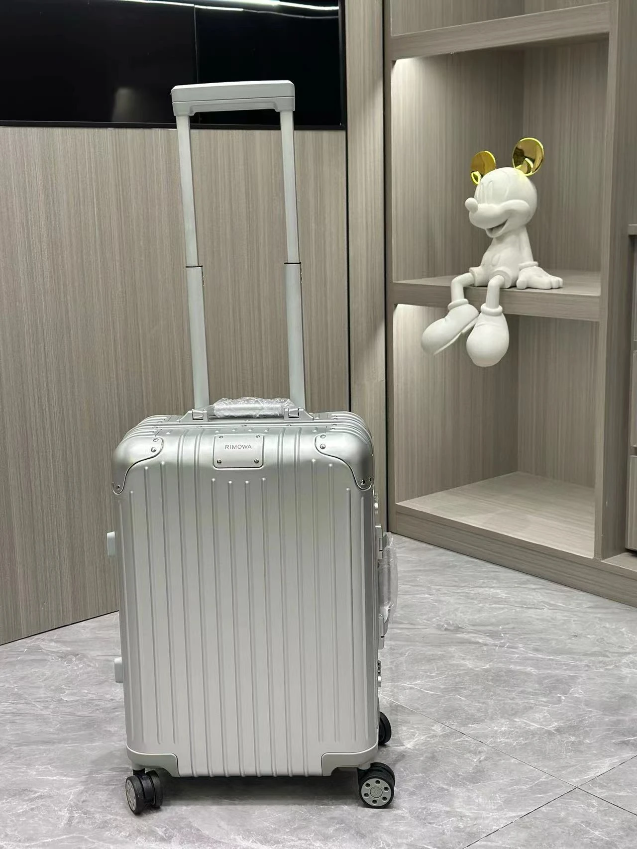 Rimowa Luggage — 6792a550