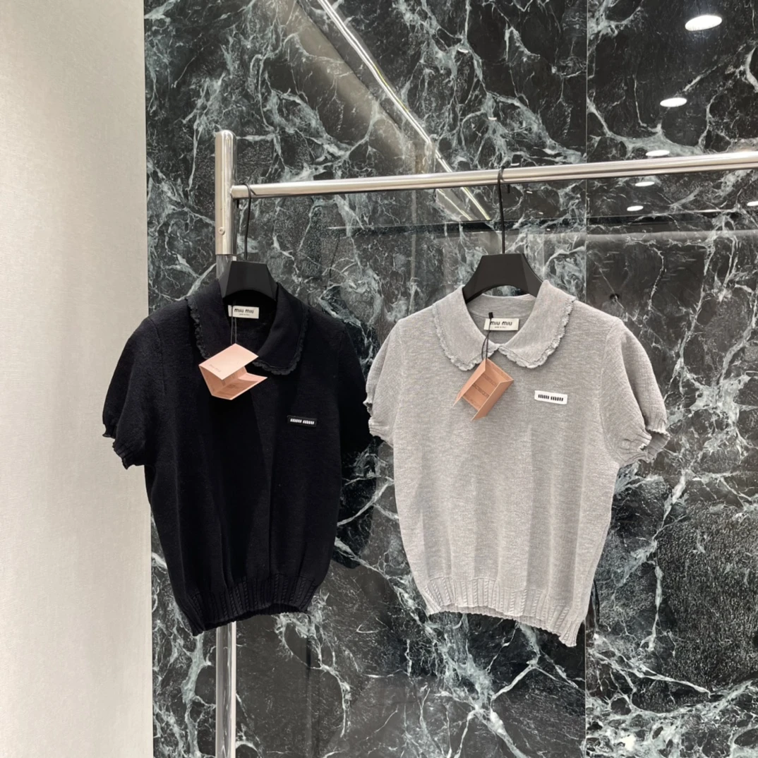 Knitwear — b78404e0