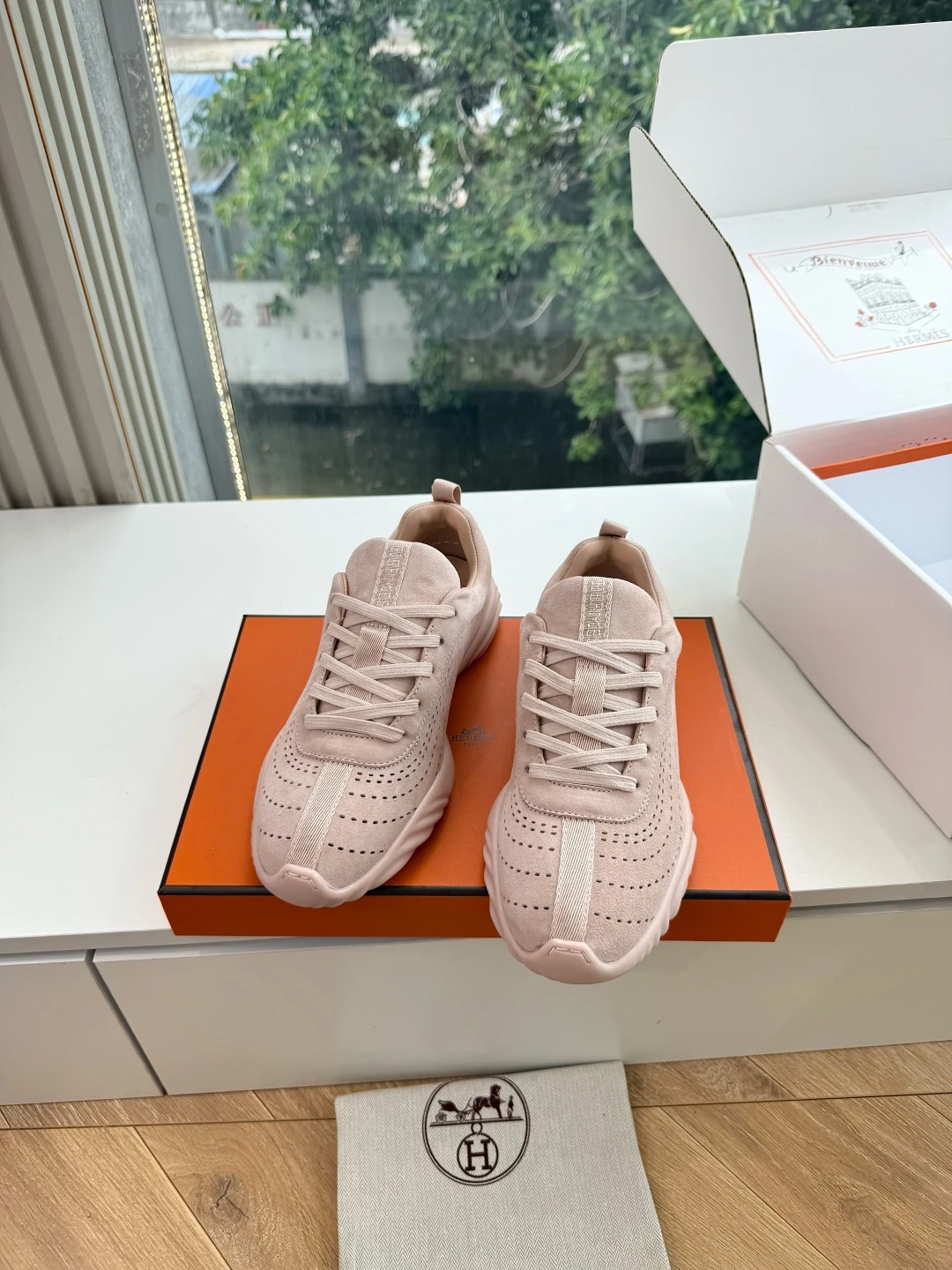Hermès Sneakers — e6510073