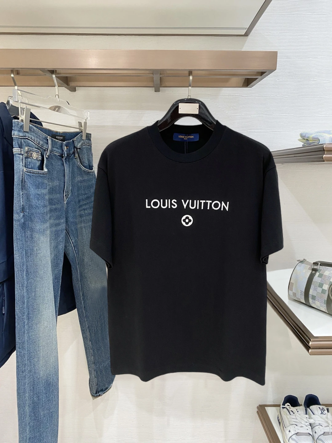 Louis Vuitton T-Shirt — 0ea5ec3e