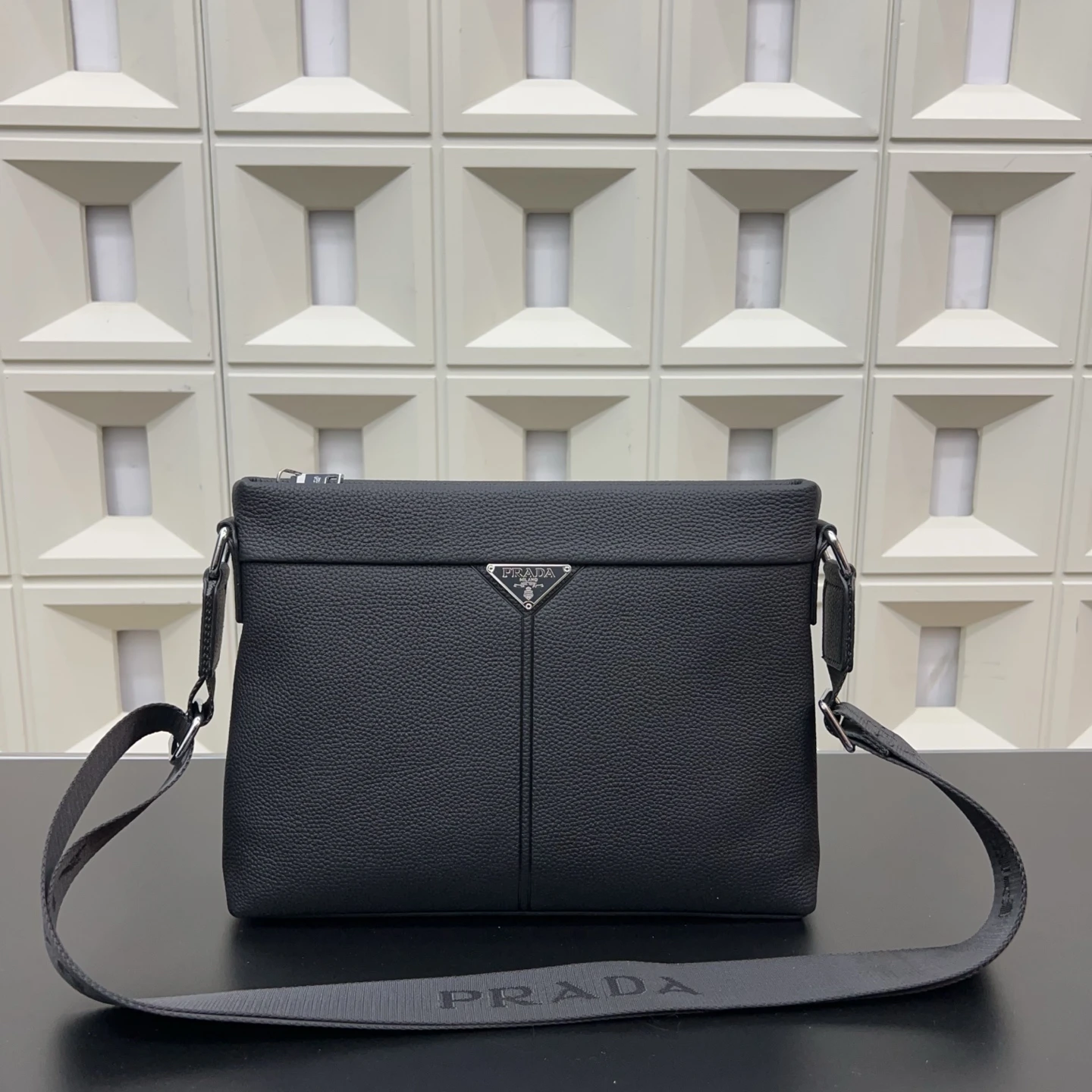 Prada Bag — 96d69928