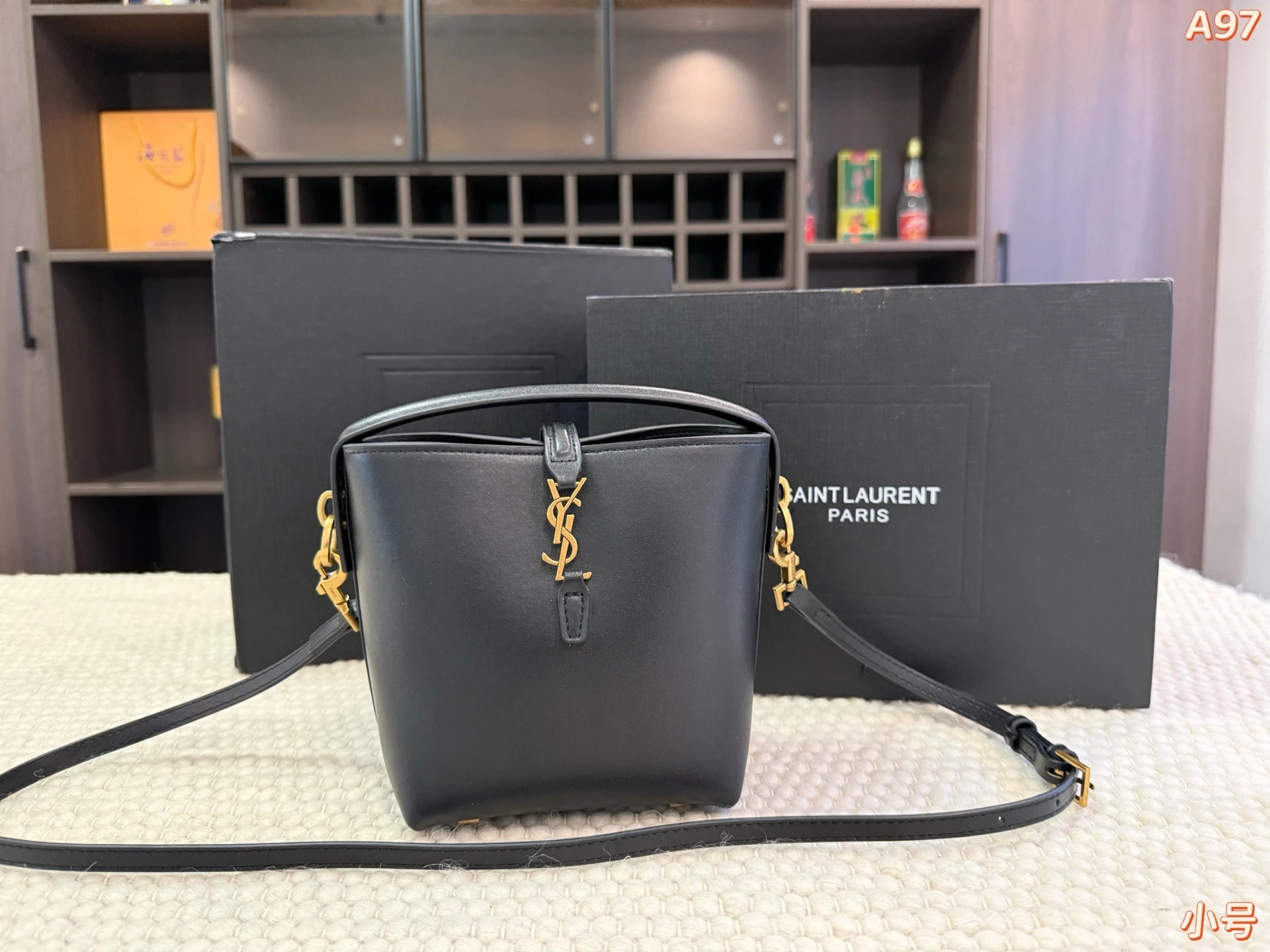 Saint Laurent Bag — e8690976
