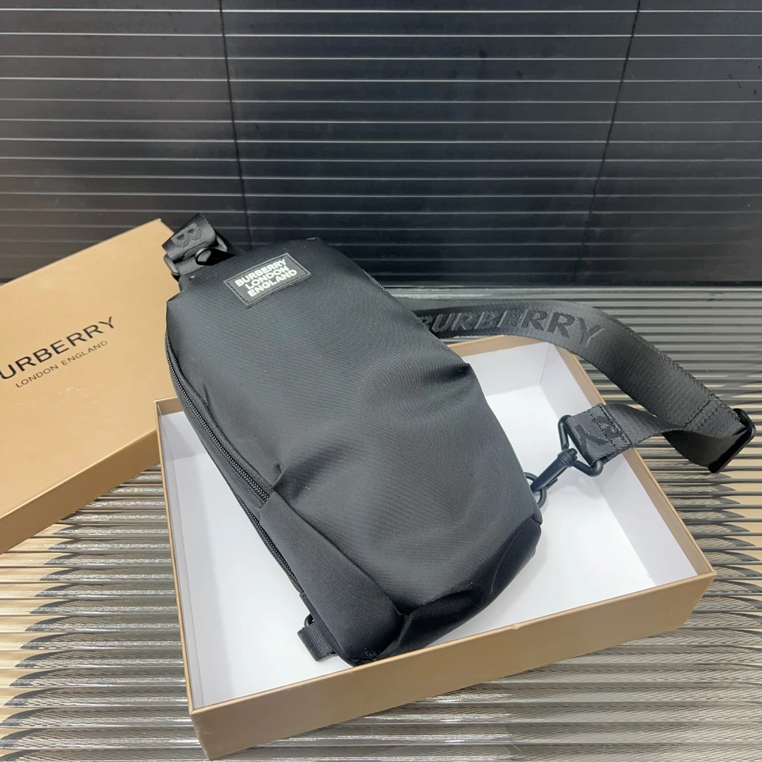 Burberry Bag — 11f5dfe3