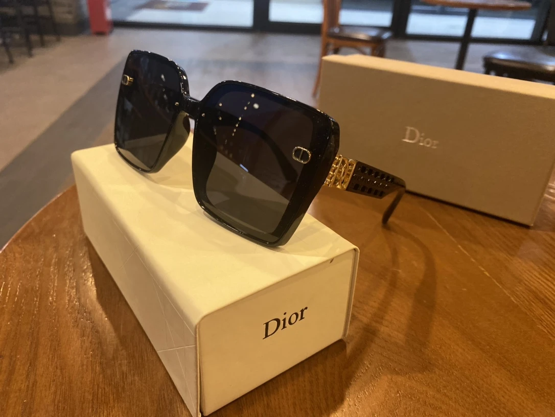 Dior Eyewear — 96e00488