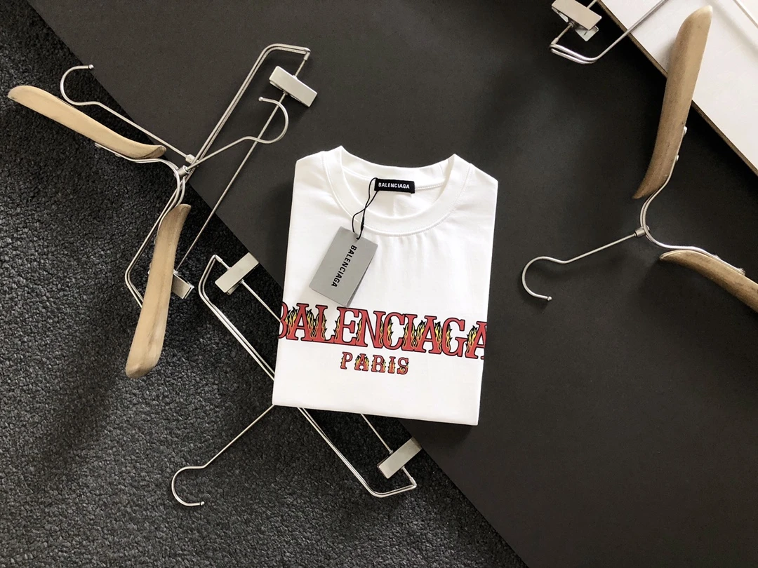 Balenciaga T-Shirt — a9e93d5e