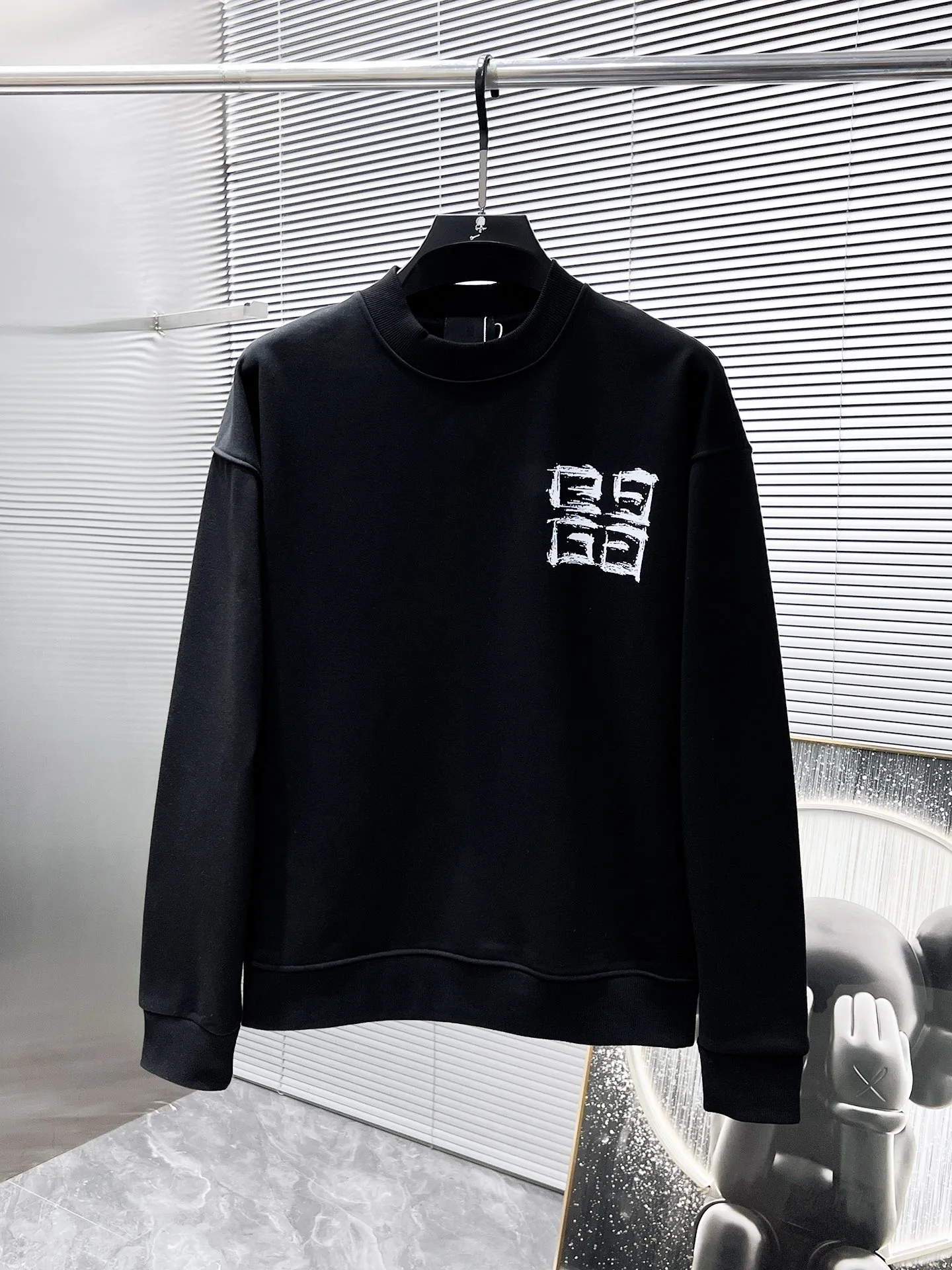 Givenchy Sweatshirts — 0712a43e
