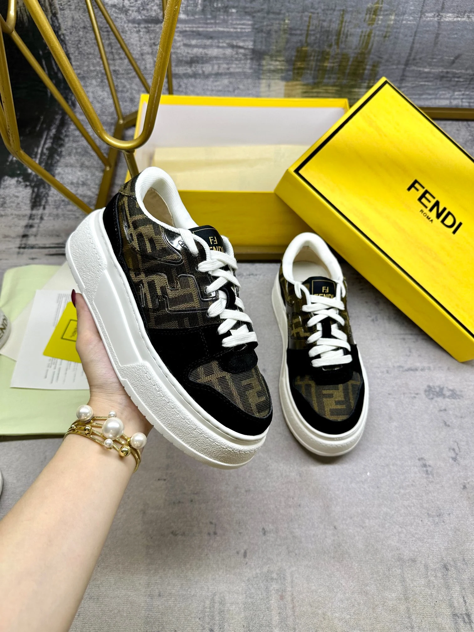 Fendi Sneakers — e8123b04