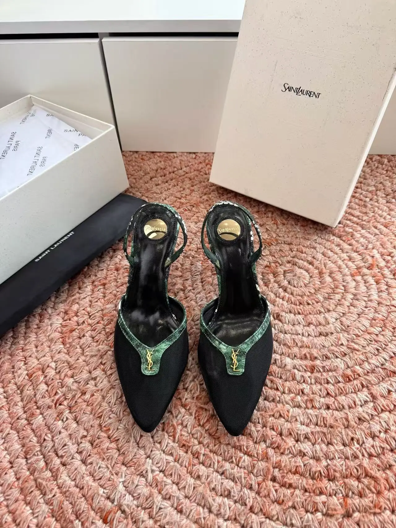 Saint Laurent Slippers — 97b1c0c9