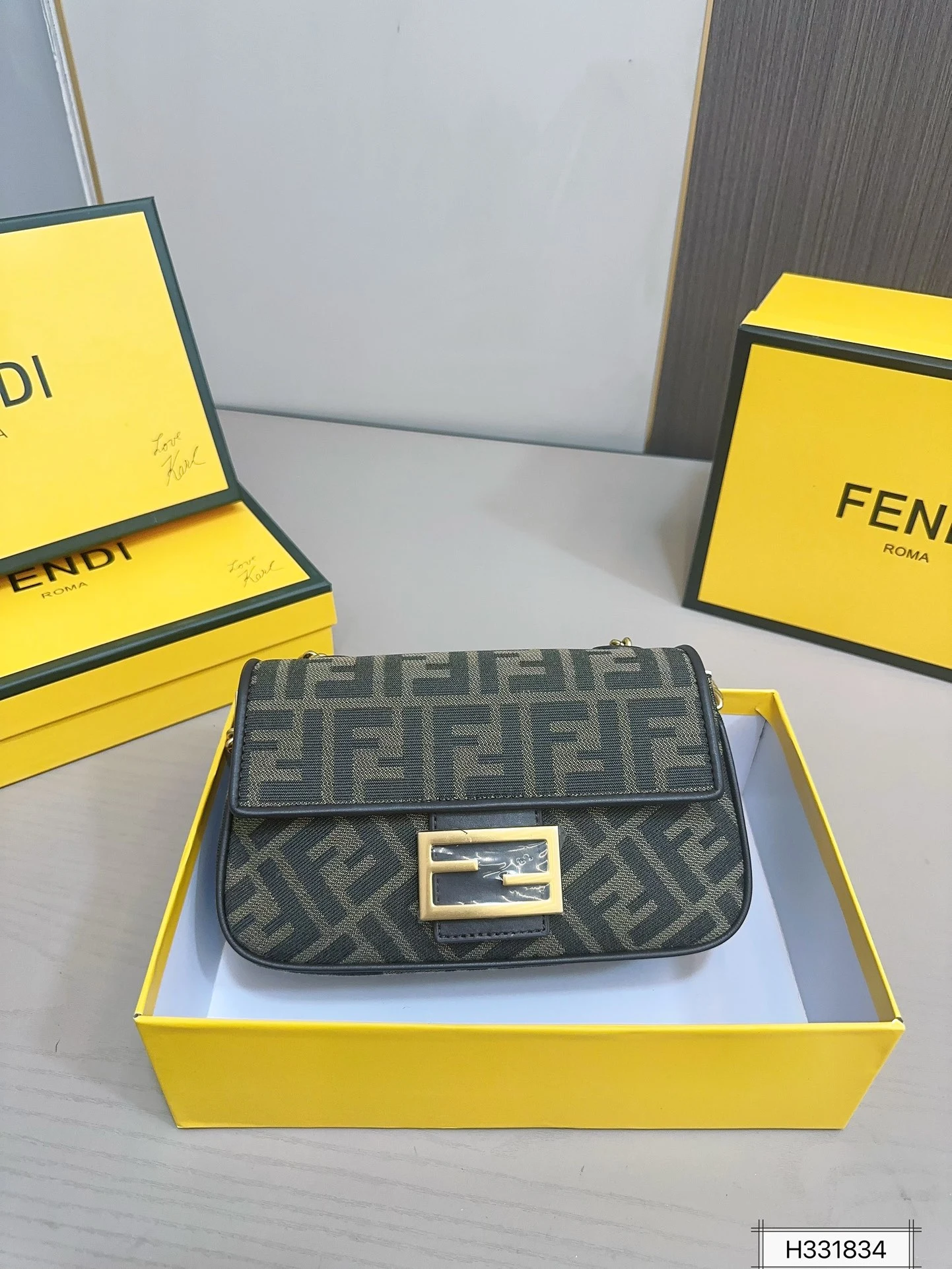 Fendi Bag — d627cca3