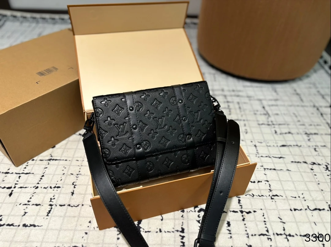 Louis Vuitton Bag — 2ad2496e