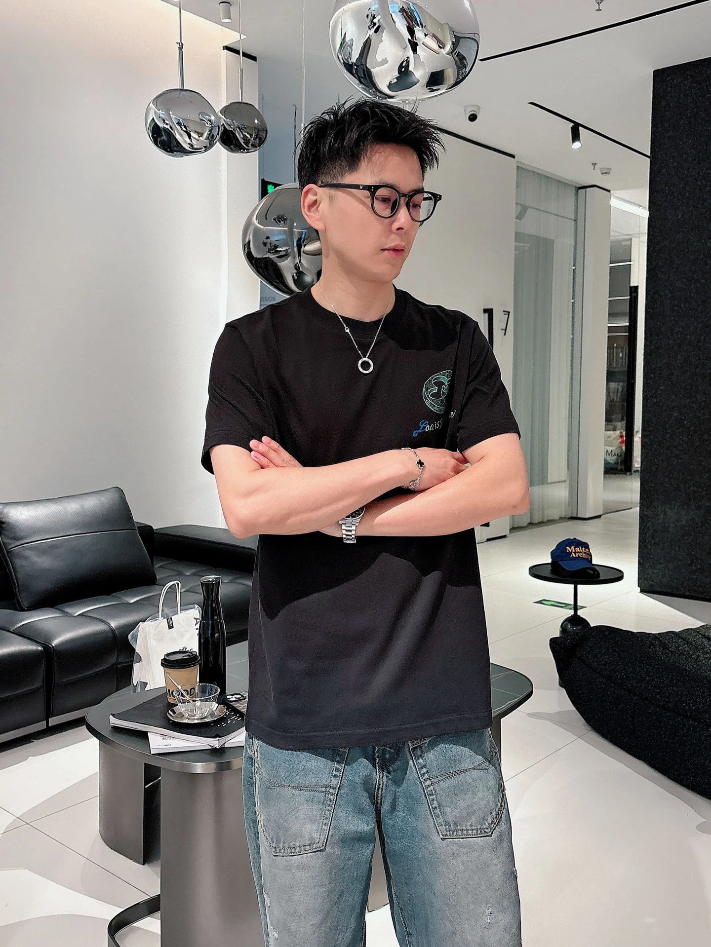 Louis Vuitton T-Shirt — 3392a8c8