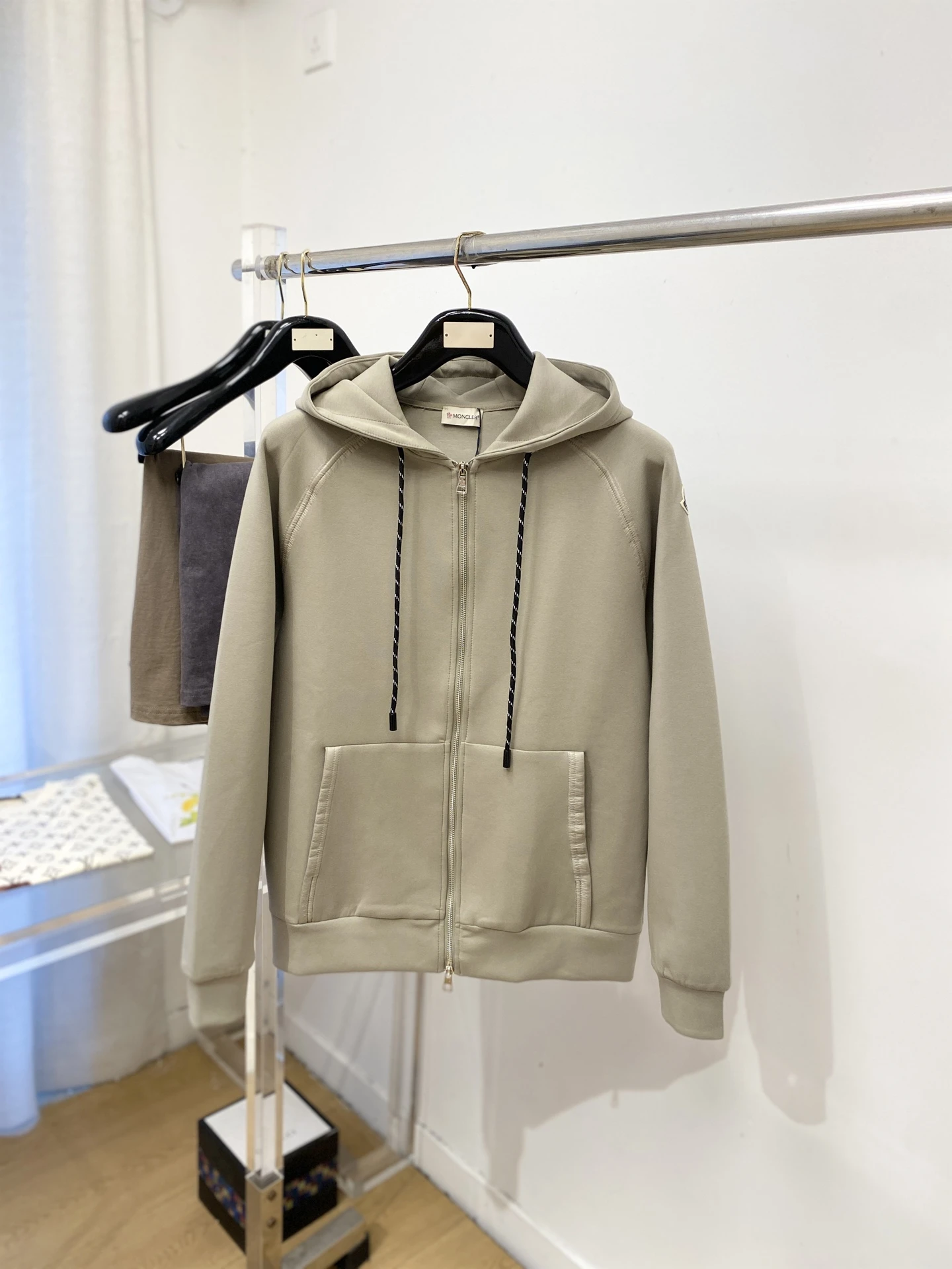 Moncler Sweatshirts — 7039ae63